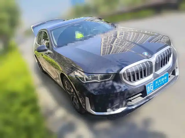 BMW 5 Series 2024 530Li Leading Model Luxury Package — фото 3