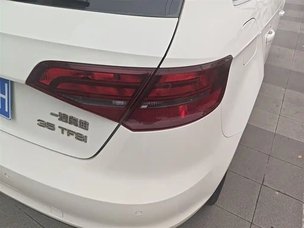 Audi A3 2014 Sportback 35 TFSI Automatic Fashion фото 8