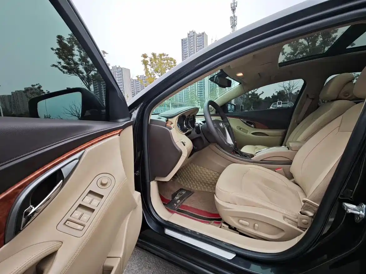 Buick LaCrosse 2012 2.4L SIDI Elegance Edition фото 3