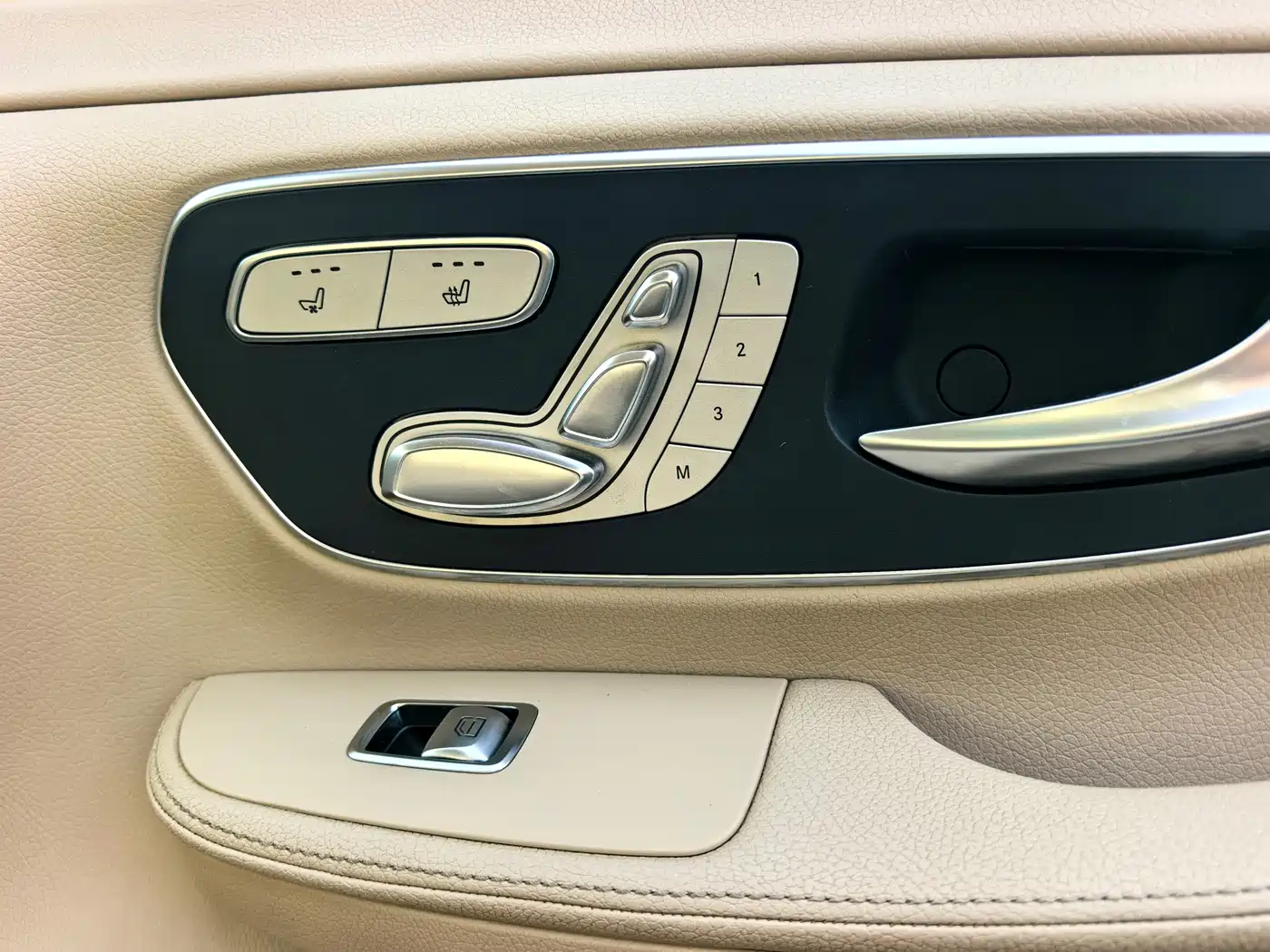 Mercedes-Benz V-Class 2016 V 260 L Premium Long фото 10