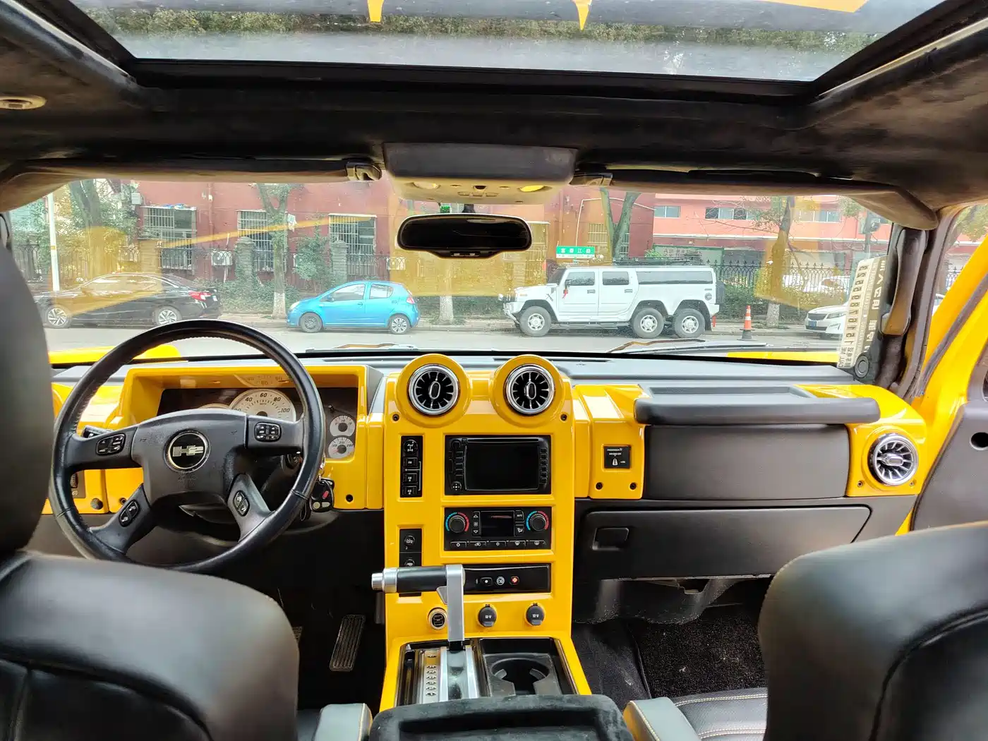 Hummer H2 фото 6