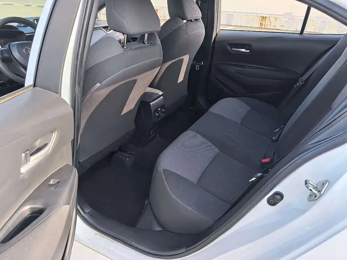 Toyota Levin 2022 TNGA 1.5L CVT Progressive Edition фото 10