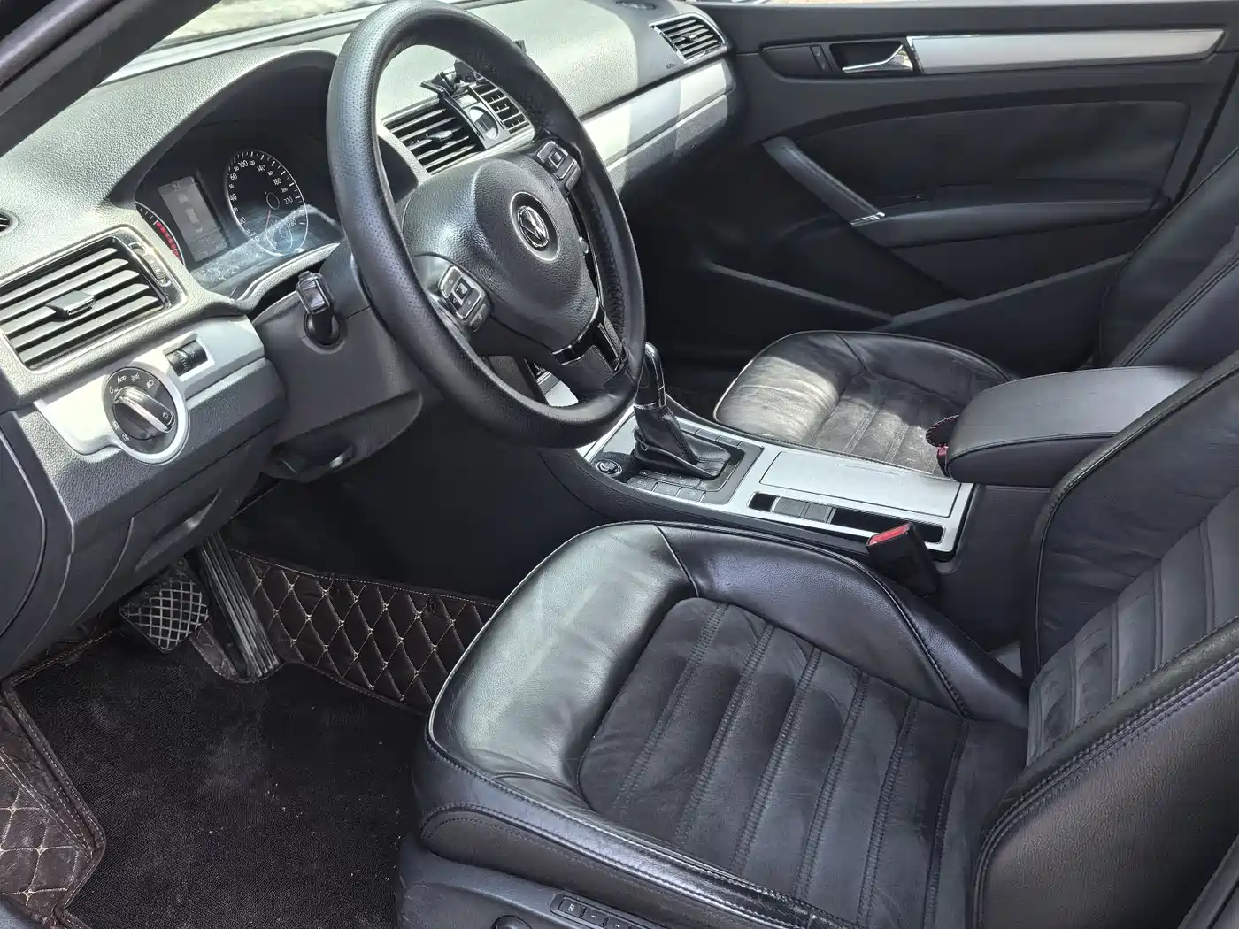 Volkswagen Passat 2011 2.0TSI DSG Ultimate фото 7
