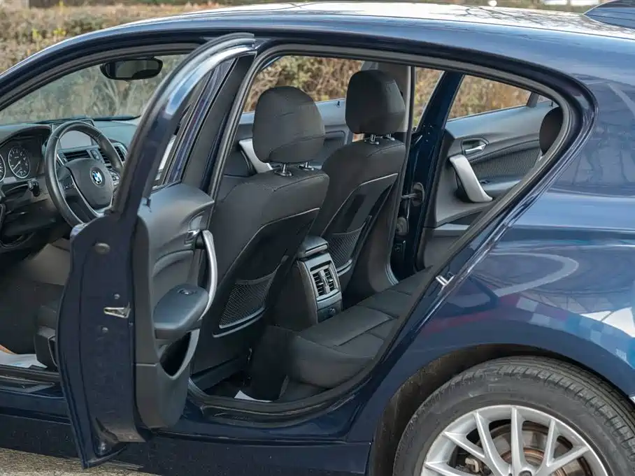 BMW 1 Series (Import) 2015 120i Leading фото 44