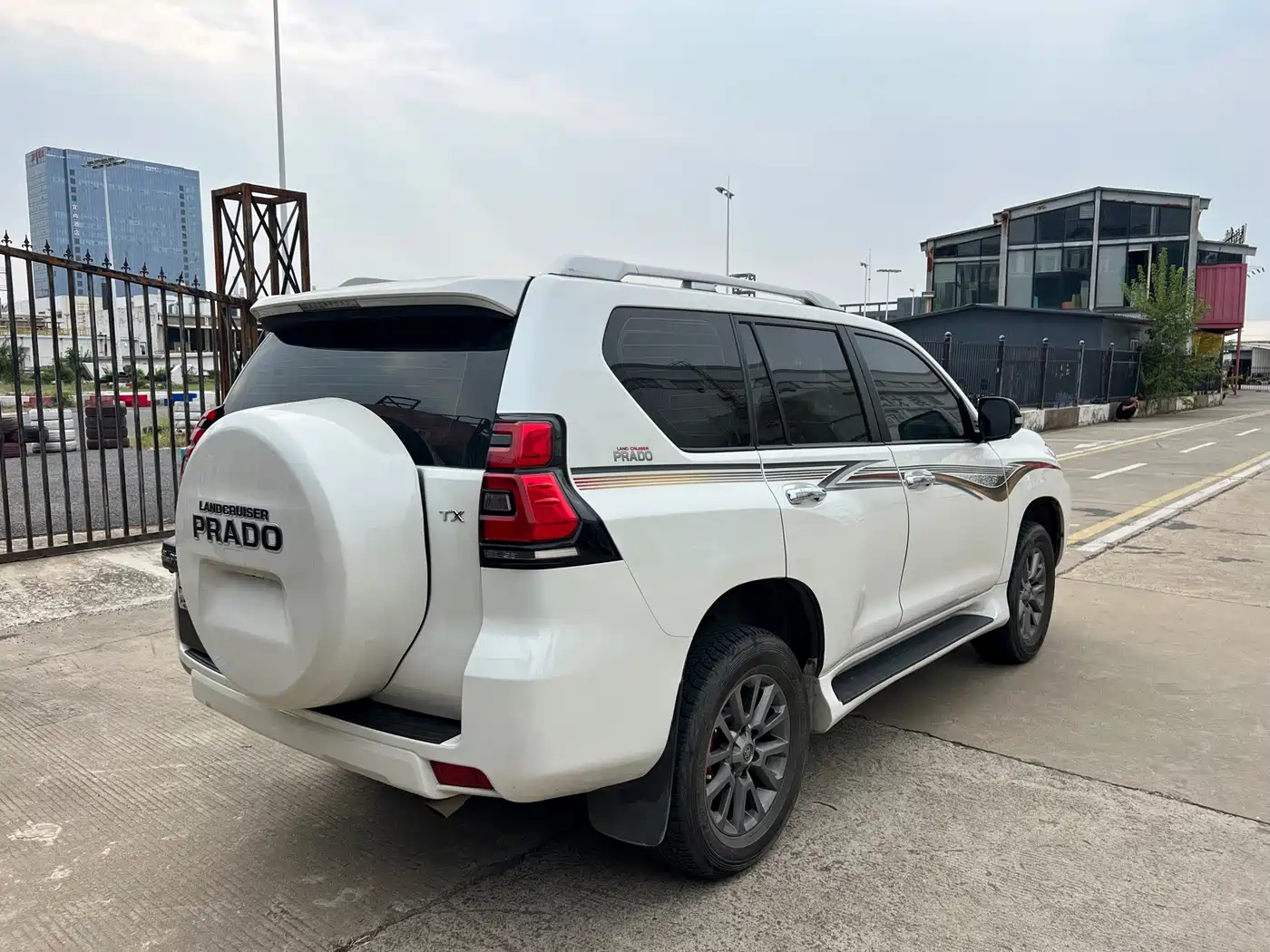 Toyota Prado (Import) 2019 2017 Base Model