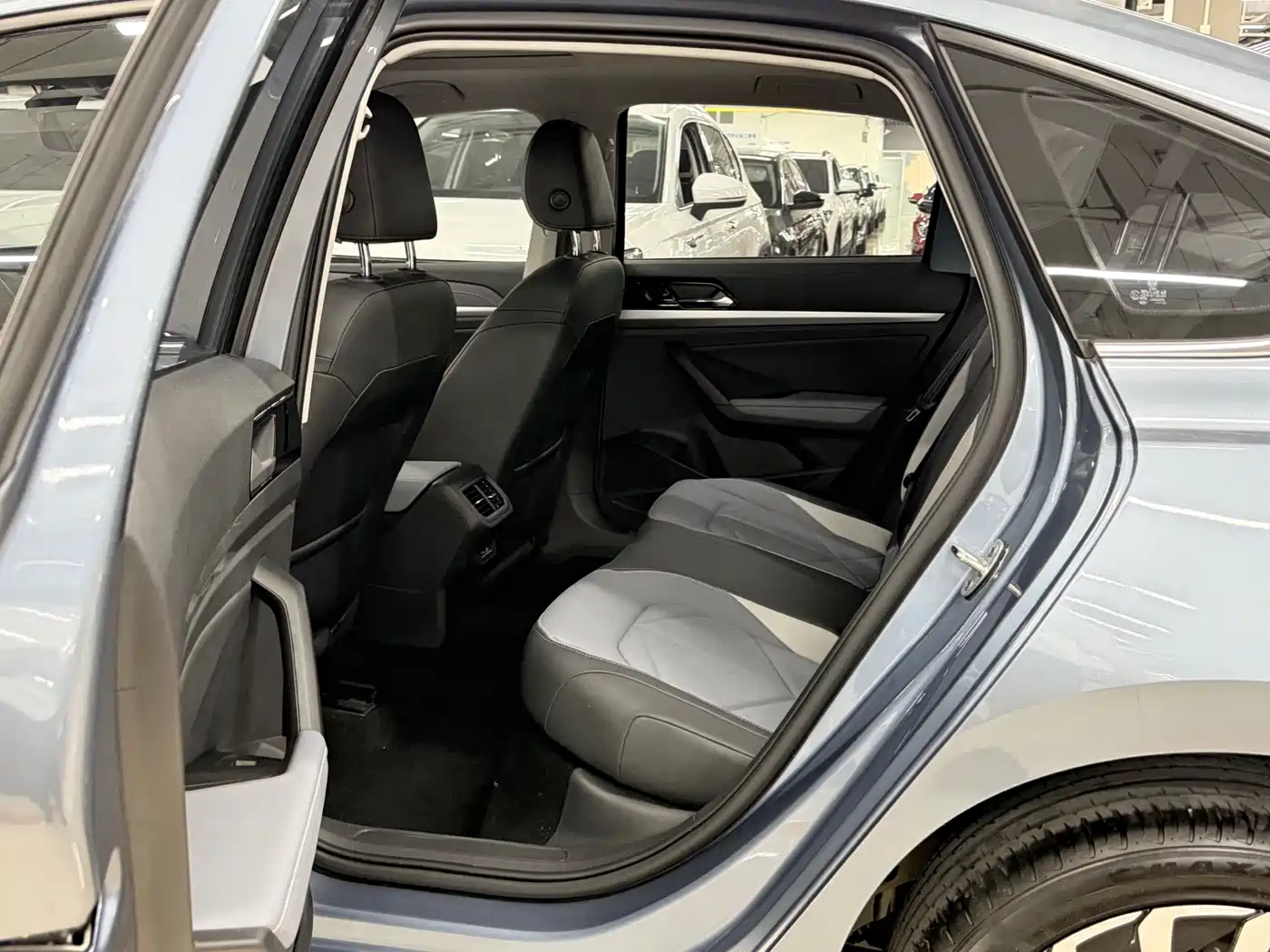 Volkswagen Lavida 2023 Model 280TSI DSG Eternal Edition фото 11