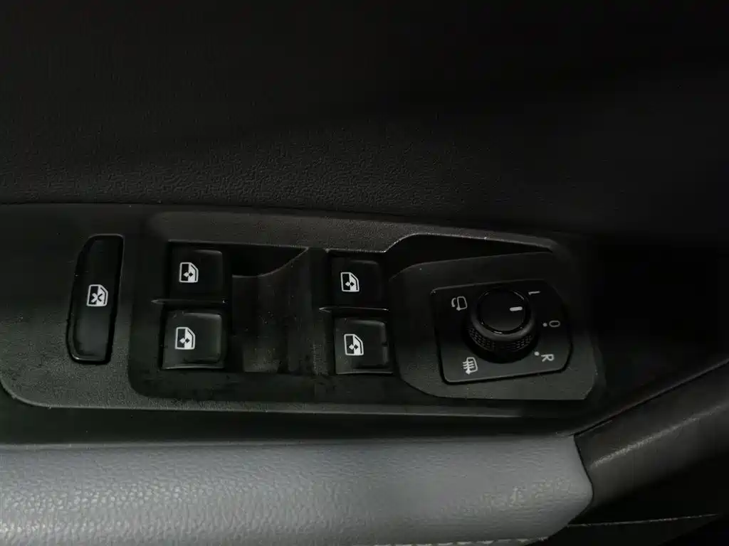 Volkswagen Lavida 2024 Model 1.5L Automatic 5 Million Edition фото 9