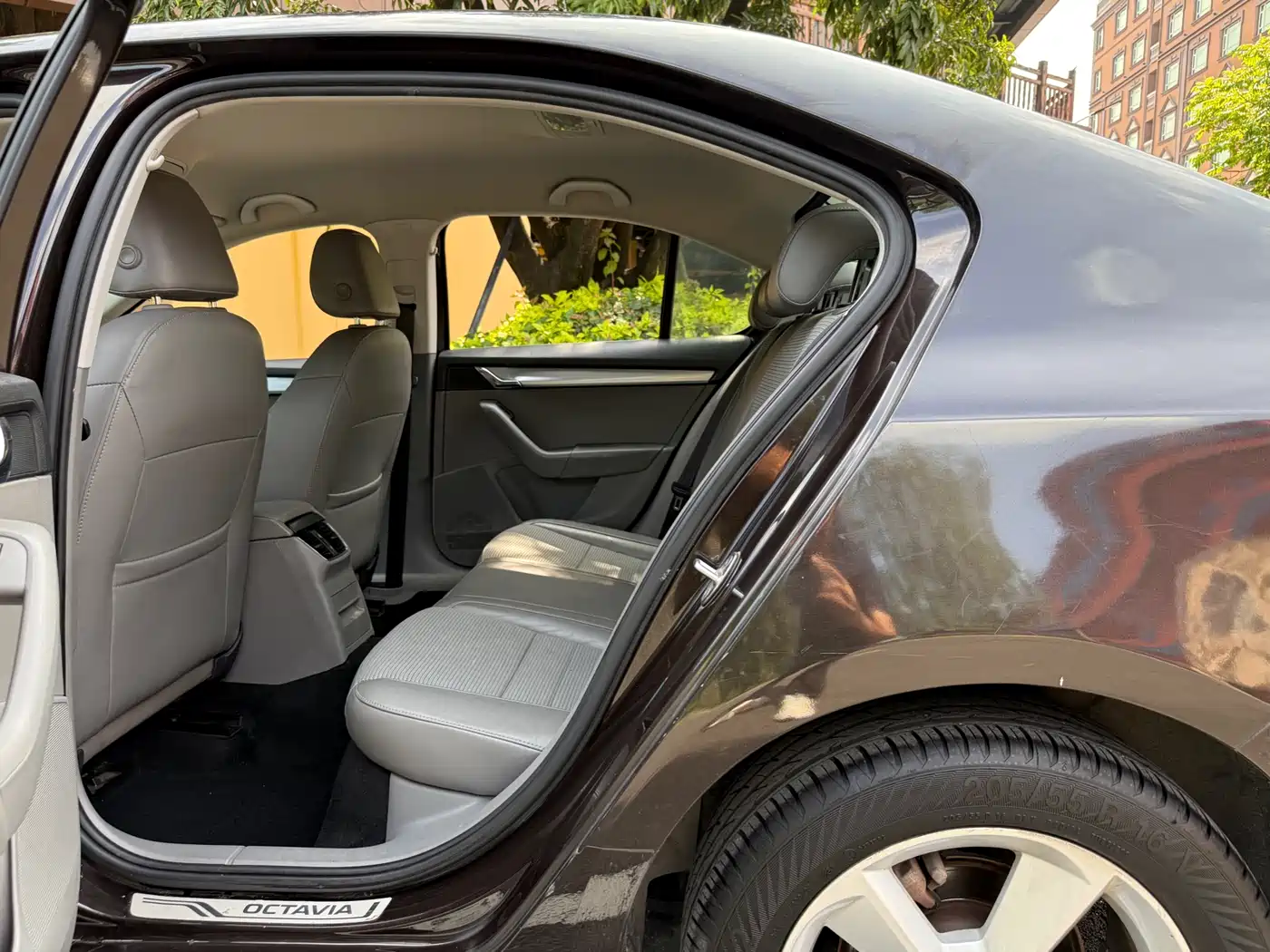 Škoda Octavia 2015 1.6L Automatic逸杰版 фото 8