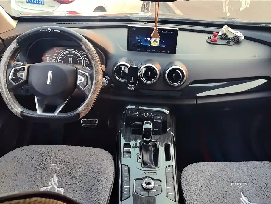 WEI PAI WEI BRAND VV7