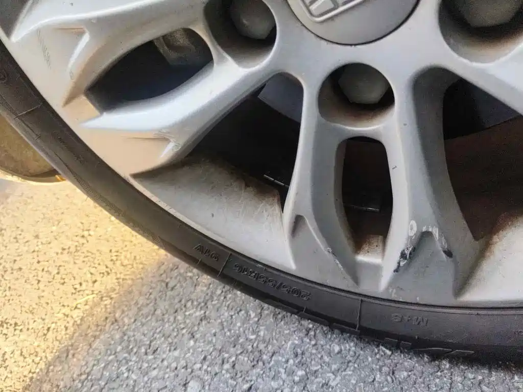 Фото 7 - Geely Emgrand