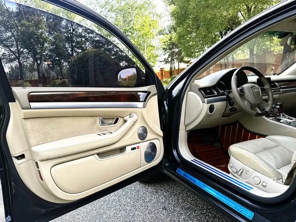 Фото 6 - Audi A8