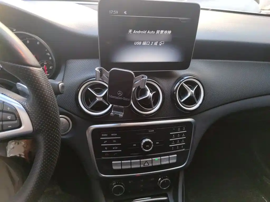 Mercedes-Benz GLA 2019 GLA 200 Dynamic фото 6
