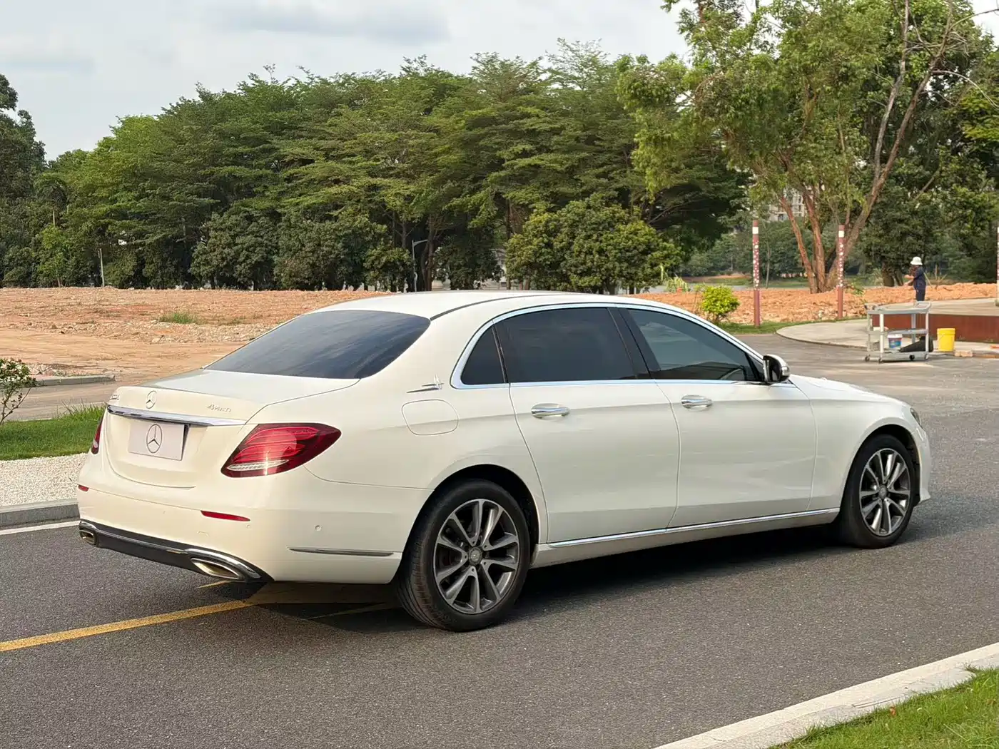 Mercedes-Benz E-Class 2017 E 200 L 4MATIC фото 12