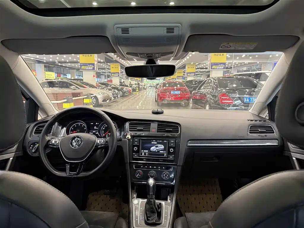 Volkswagen Golf 2018 230TSI Automatic Luxury фото 28