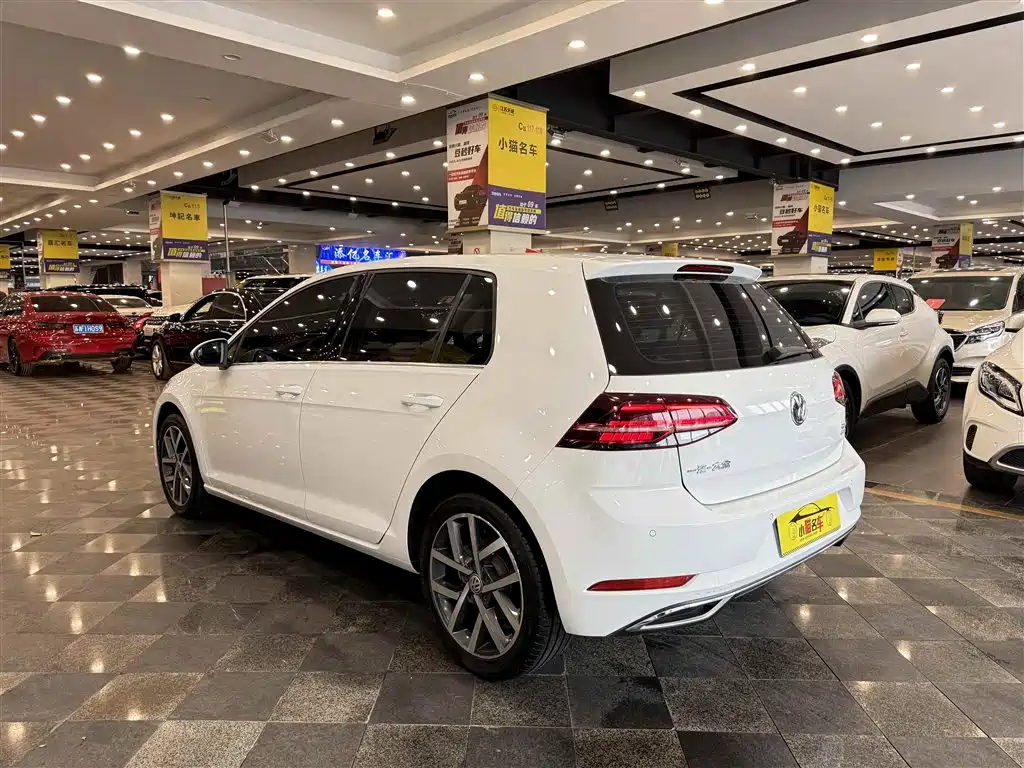 Volkswagen Golf 2018 230TSI Automatic Luxury фото 33