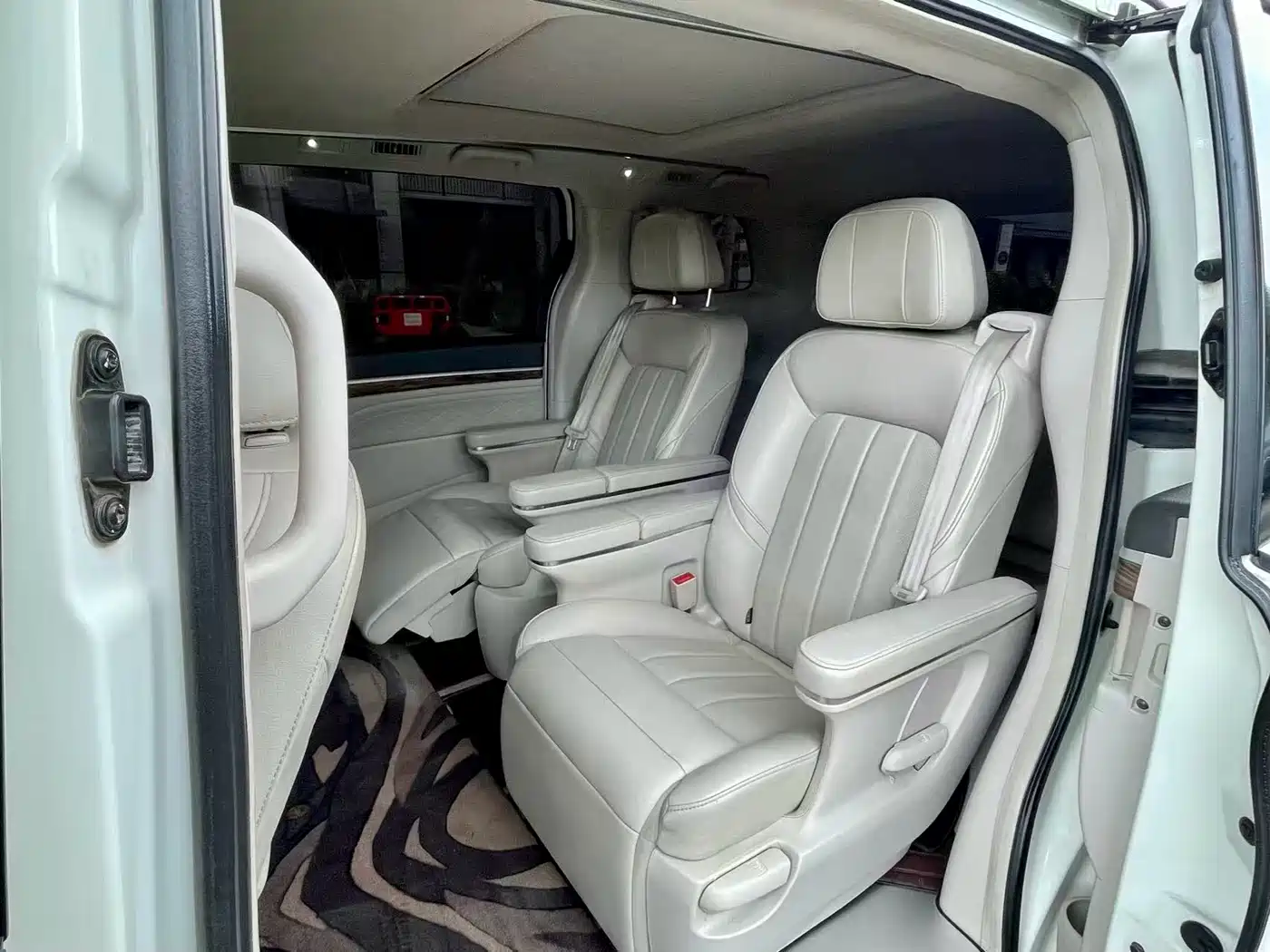 GAC Trumpchi Trumpchi M8 2018 320T Premium Edition фото 5