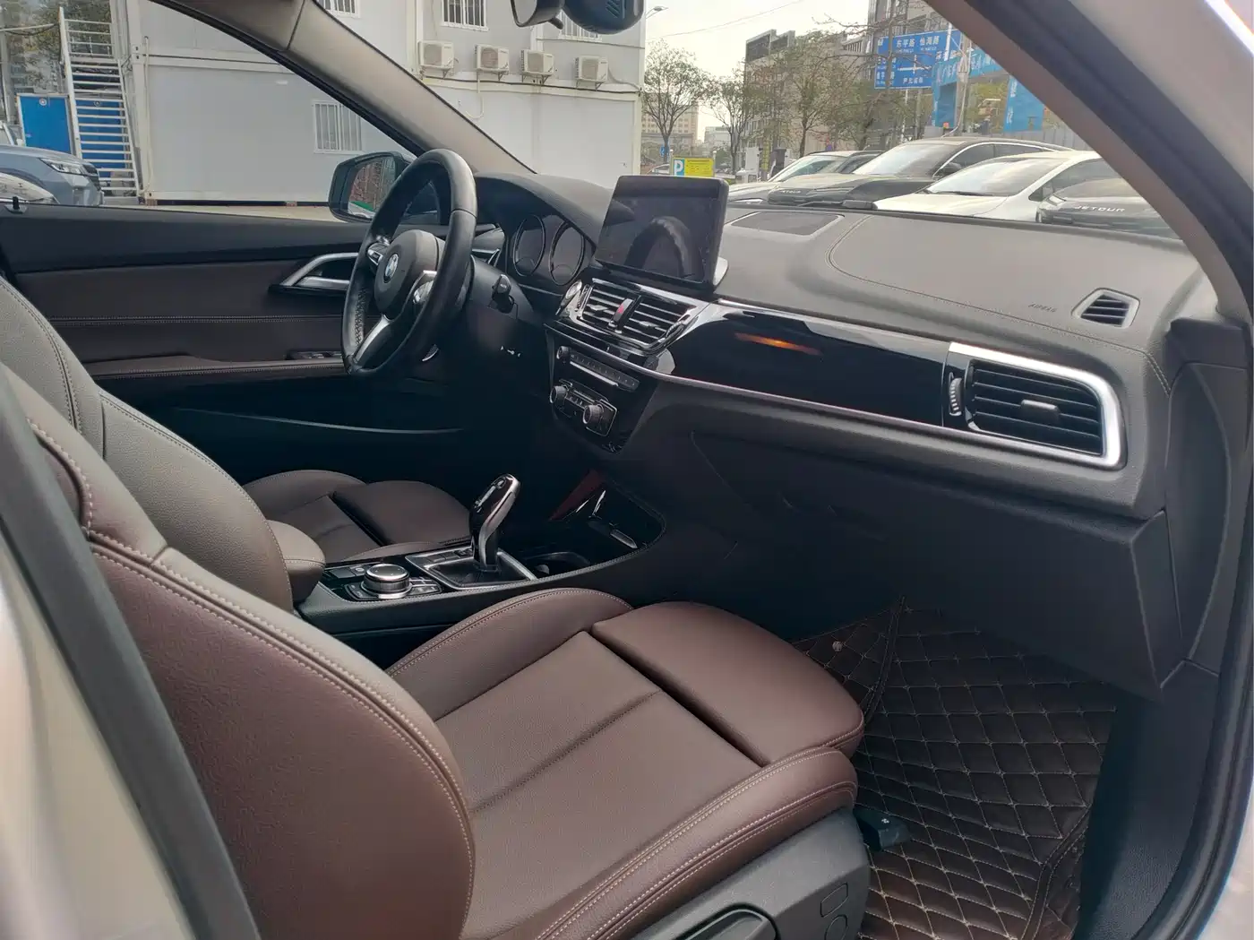 BMW 1 Series 2022 120i M Sport Shadow Edition фото 12