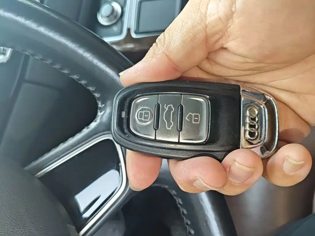 Photo 9 - Audi A8