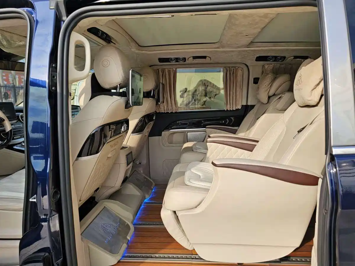 Mercedes-Benz V-Class 2018 V 260 L Premium Long Wheelbase Edition China VI фото 10