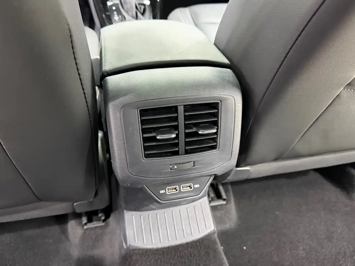 VOLKSWAGEN T ROC EXPLORING SONGS