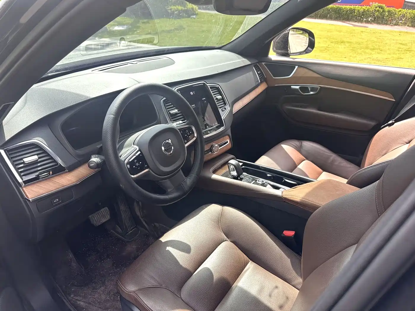 VOLVO XC90