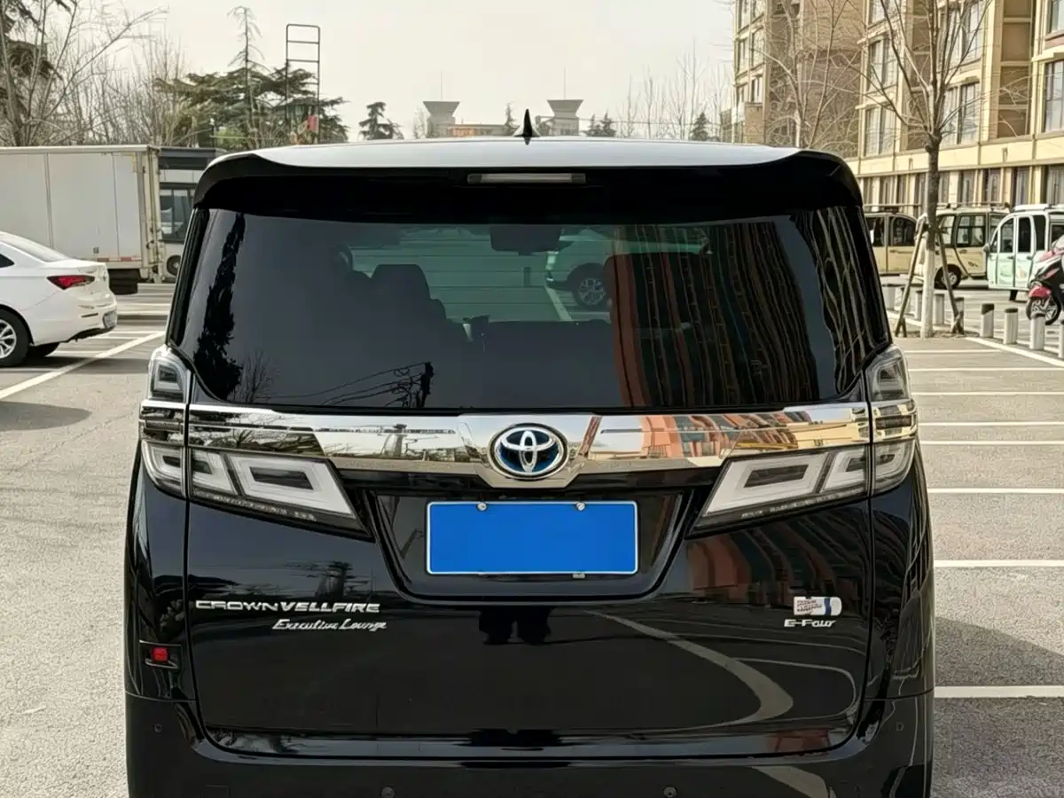 Toyota Vellfire 2021 Crown Hybrid 2.5L HV Premium Edition фото 5