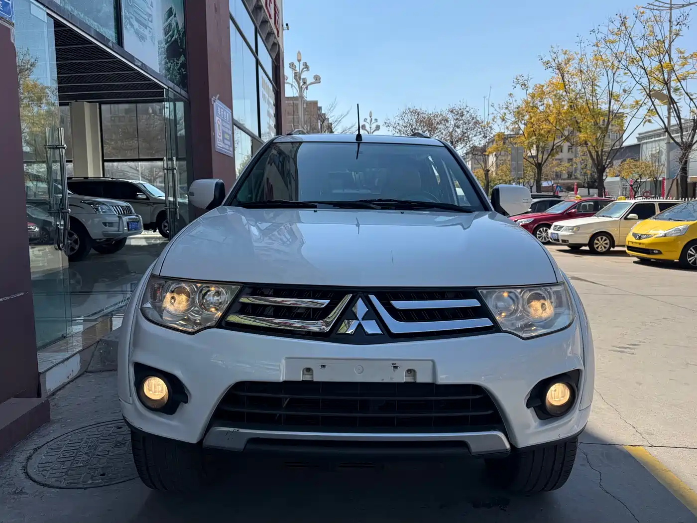 Mitsubishi Pajero Sport 2013 3.0L Automatic 2WD Luxury фото 3