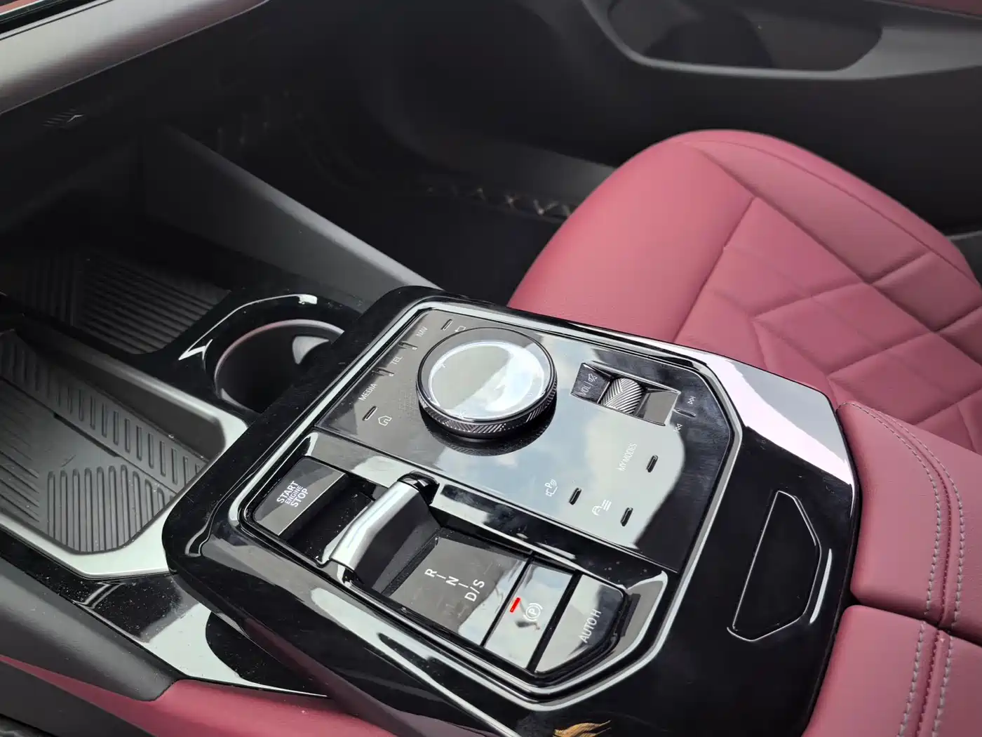 BMW 5 Series 2026 525Li M Sport Package фото 6