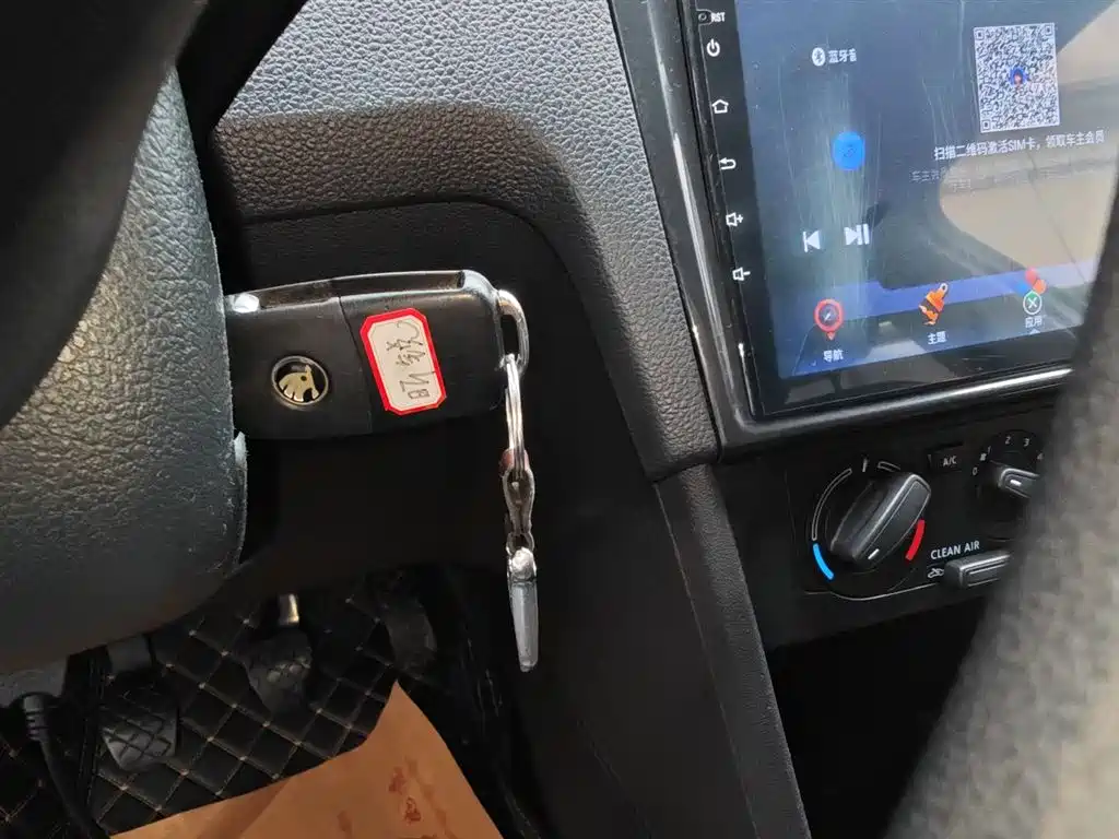 Škoda Rapid 2018 1.6L Manual Standard Edition фото 9