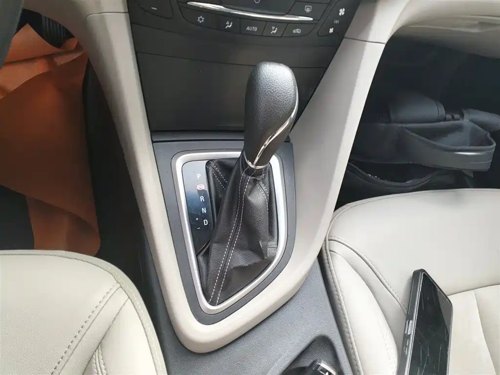 Buick Excelle 2015 15N Automatic Luxury фото 10
