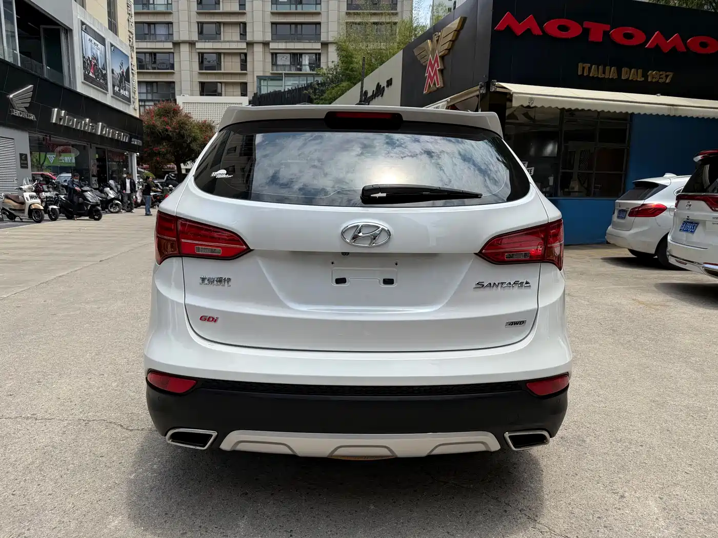 Hyundai Santa Fe 2013 Model 2.4L Automatic 4WD Smart фото 4