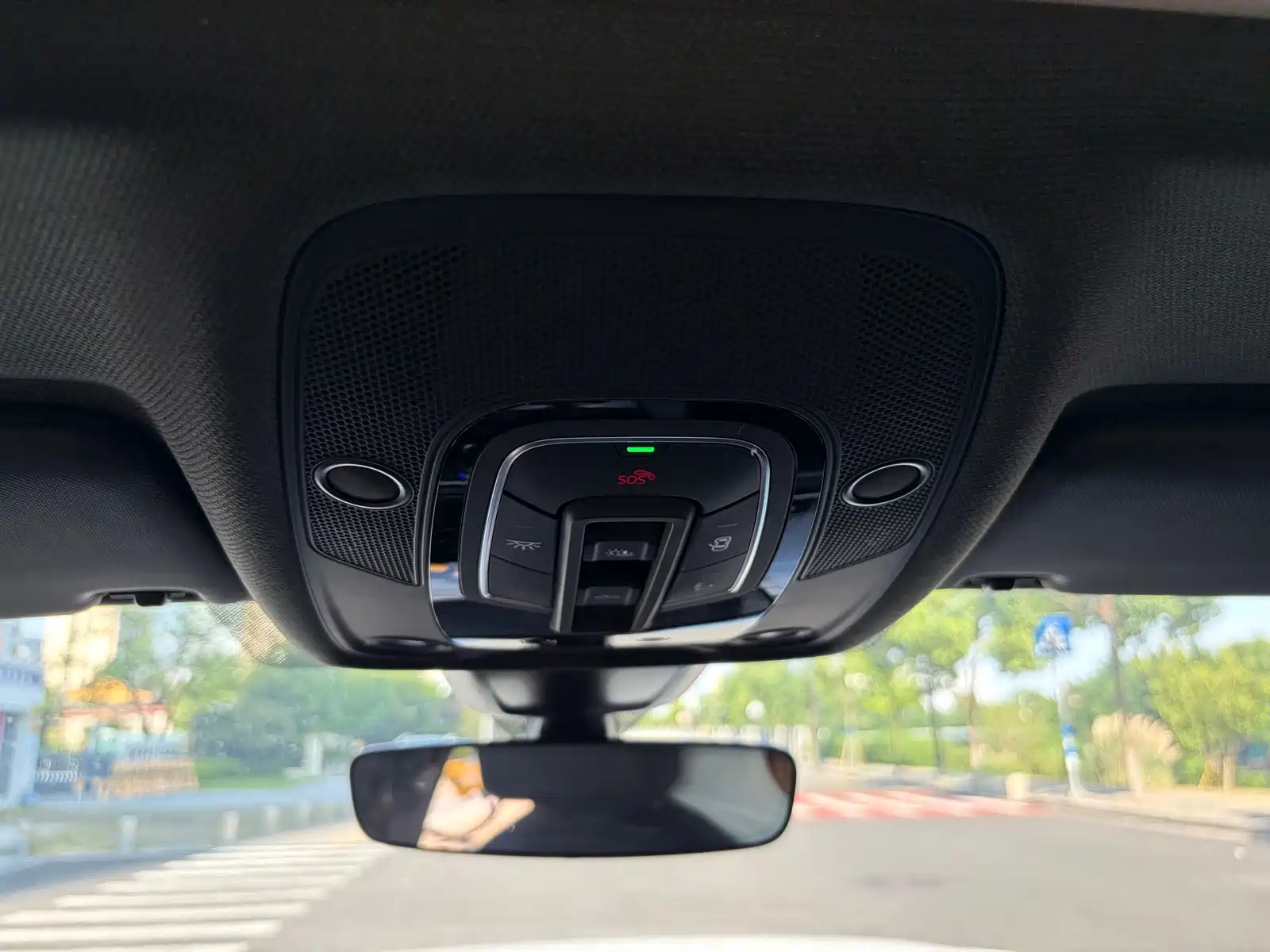 Фото 15 - Audi A4L