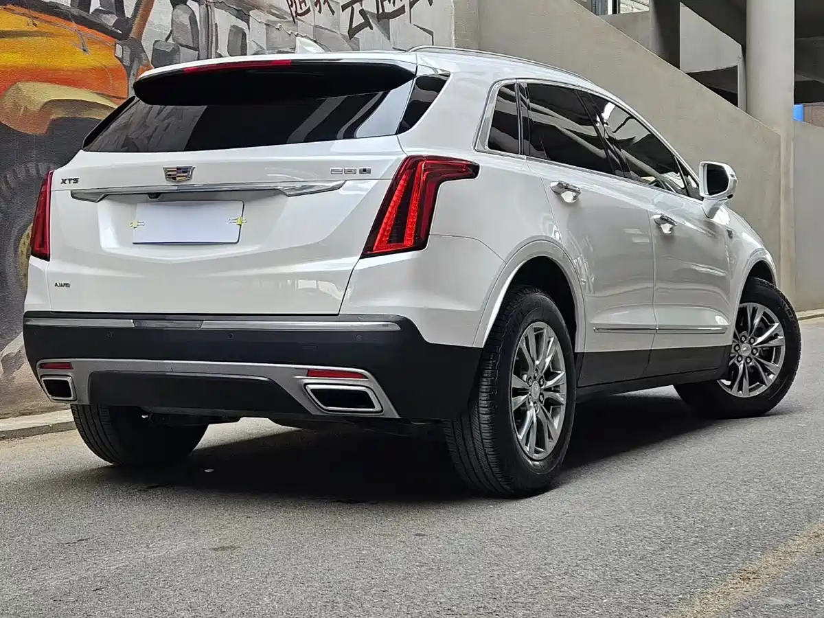 CADILLAC XT5