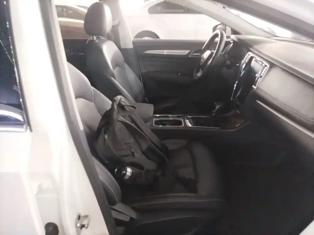 Roewe i6 2019 2020 PLUS 1.6L CVT 4G Connected Glory Flagship Edition