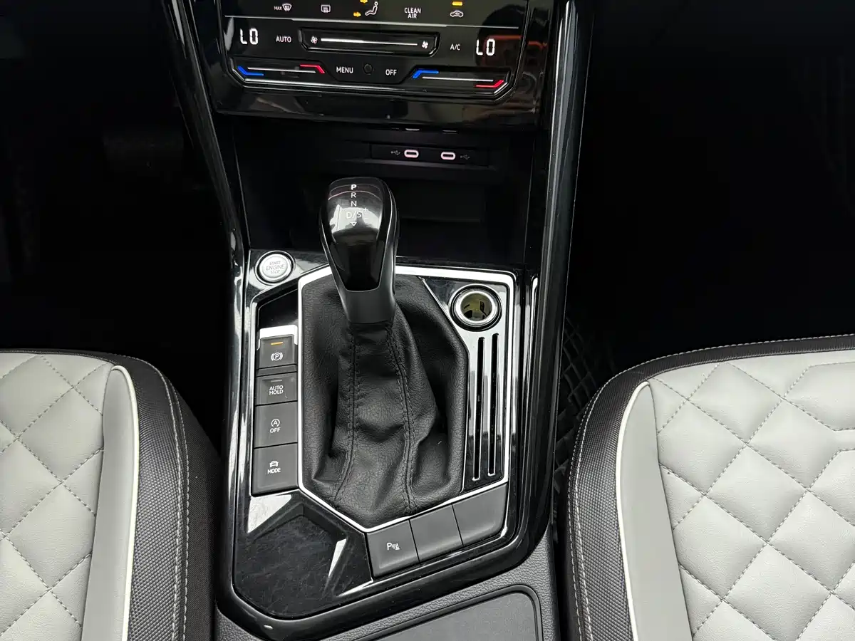 Volkswagen Tayron 2023 280TSI 2WD Luxury Plus Advanced Edition фото 11
