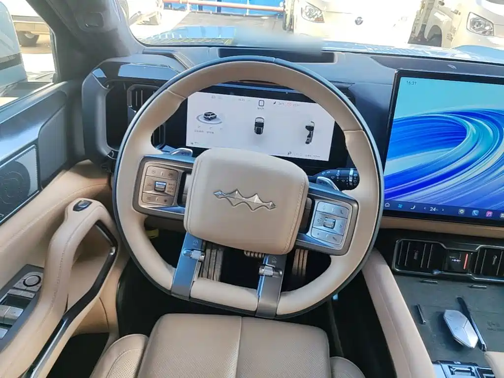 Fang Cheng Bao Leopard 8 2026 2025 Zhiyong Flagship 6-Seater