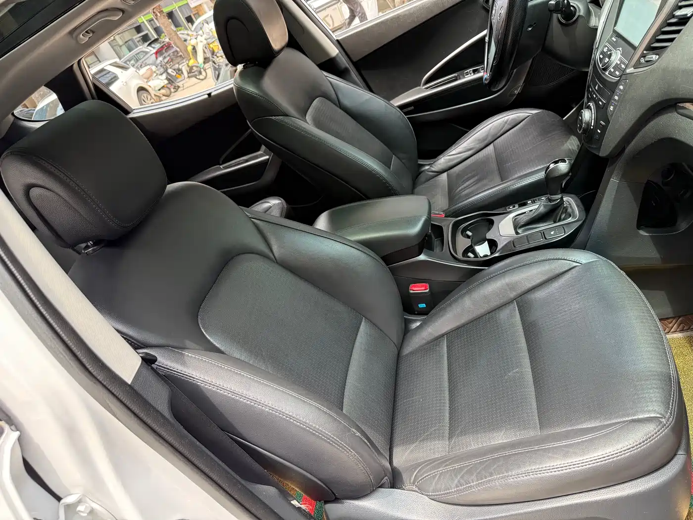 Hyundai Santa Fe 2013 Model 2.4L Automatic 4WD Smart фото 20
