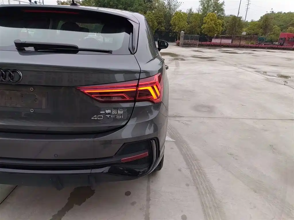Audi Q3 Sportback 2023 40 TFSI Fashion фото 7