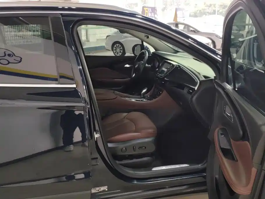 Photo 8 - Buick Envision Plus