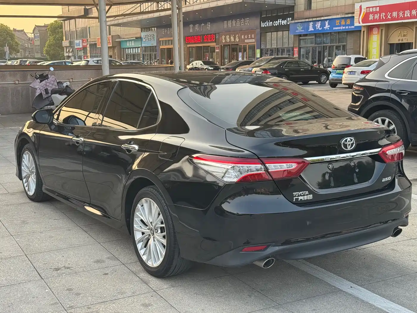 Toyota Camry 2018 2.5G Luxury Edition фото 4