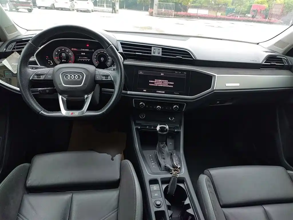 Audi Q3 Sportback 2023 40 TFSI Fashion фото 9