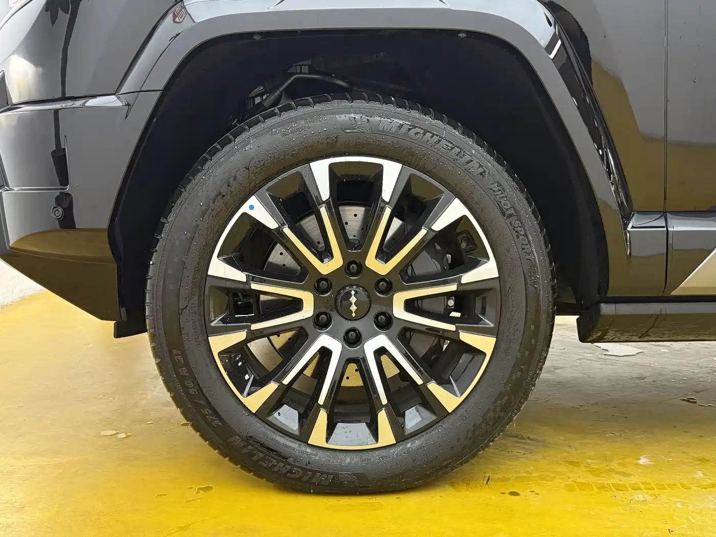 Fang Cheng Bao Leopard 8 2025 2026 Zhihong Flagship Edition 5-seater