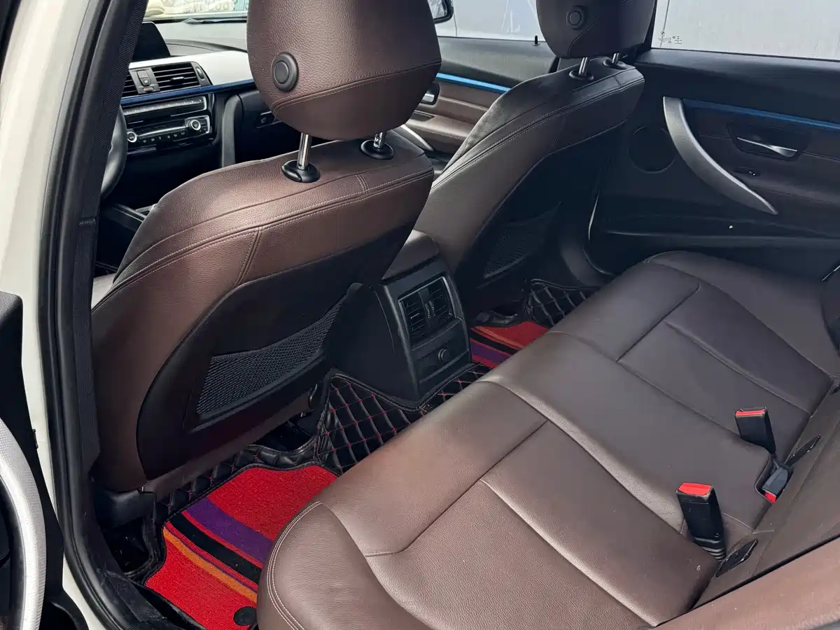 BMW 3 Series 2019 320i M Sport Package фото 10