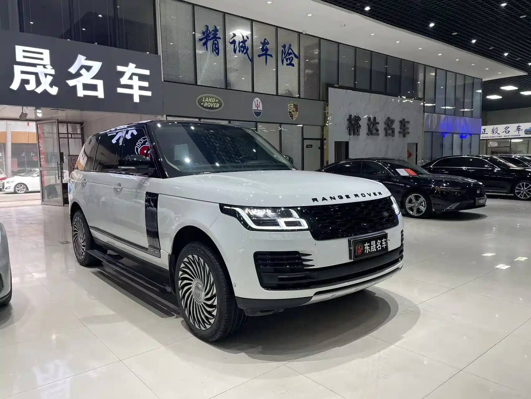 Фото 1 - Land Rover Range Rover
