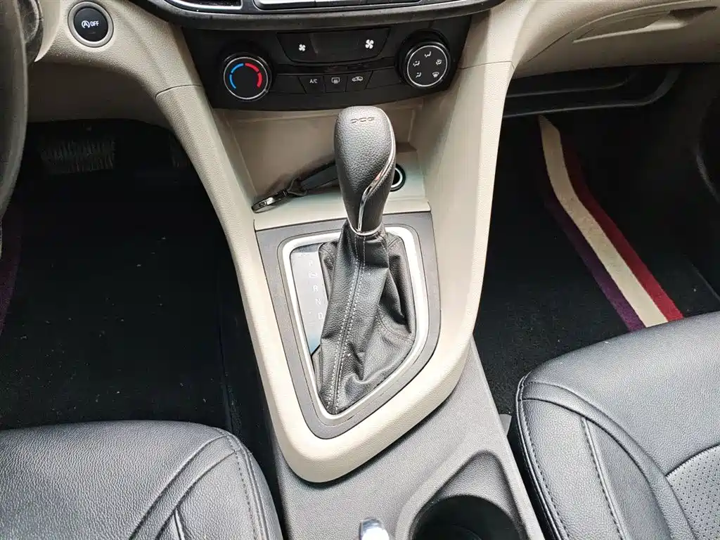 Buick Excelle 2019 15T DCT Progressive Type China VI фото 14