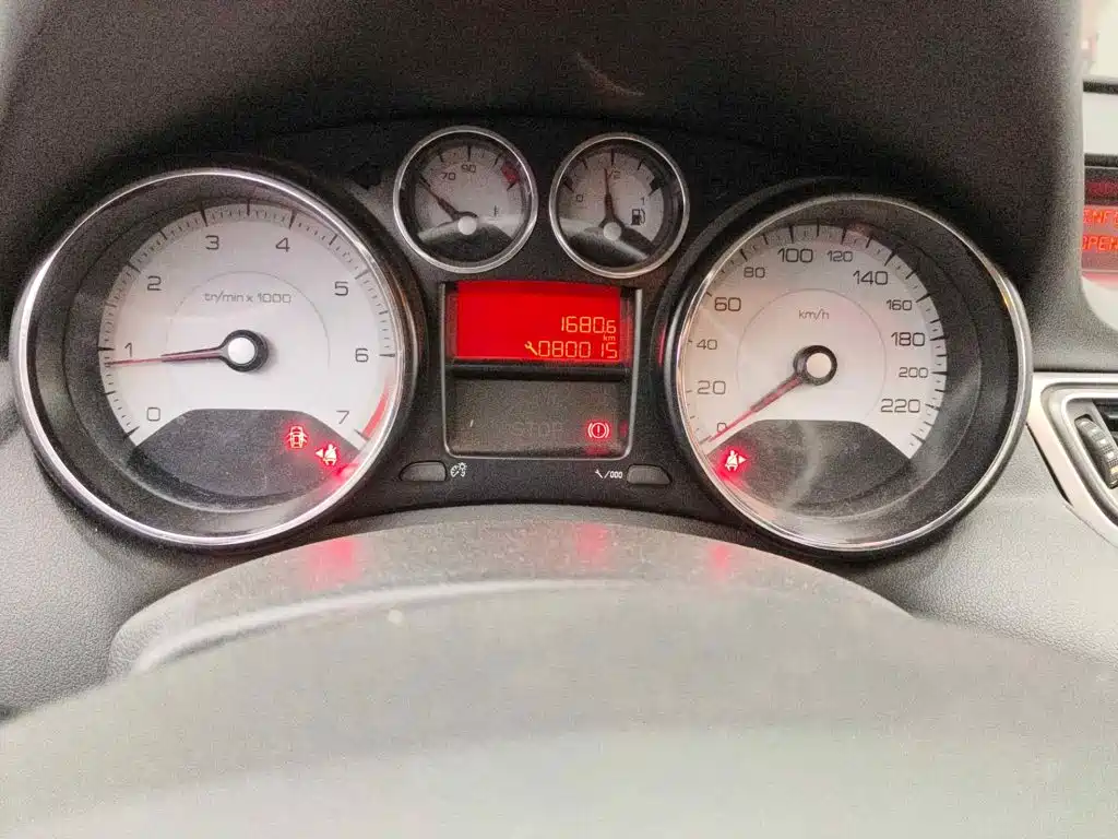 Фото 4 - Peugeot 308