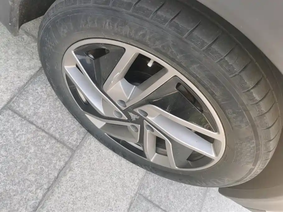 NEZHA AUTOMOBILE NEZHA U