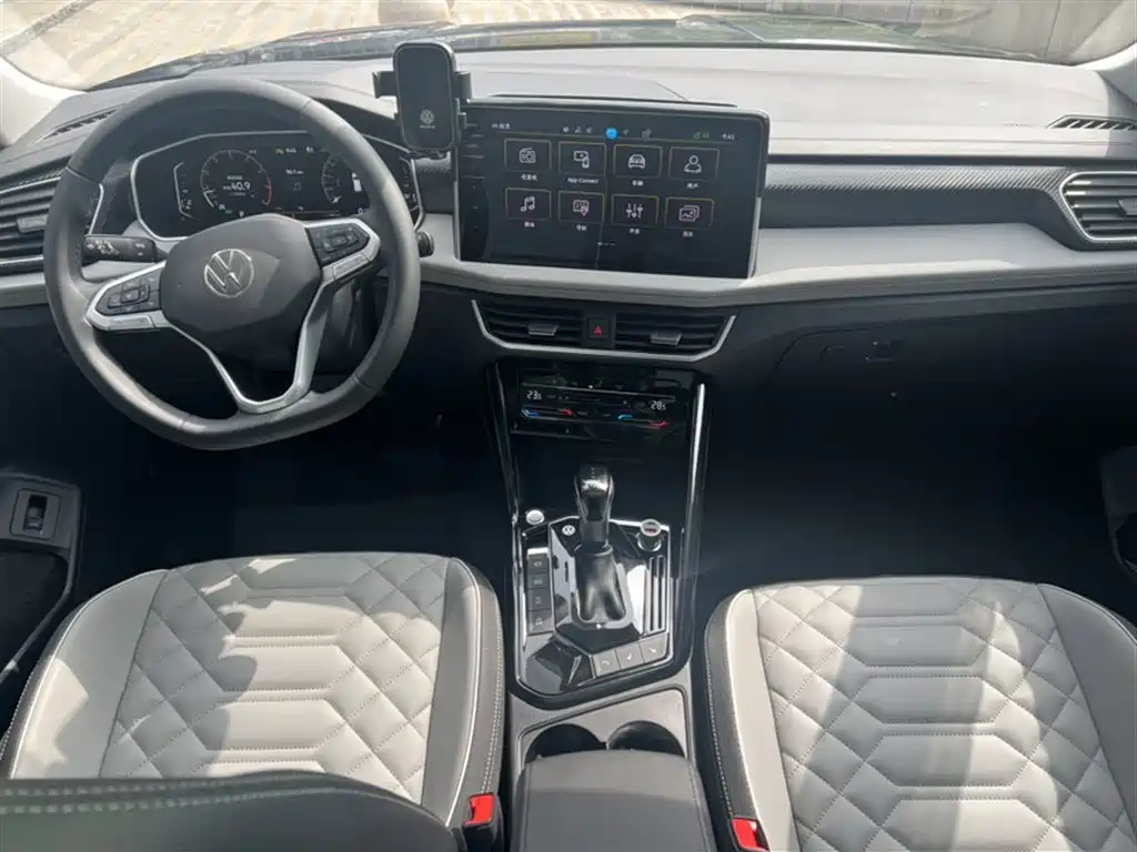 Volkswagen Tayron 2024 330TSI 2WD Luxury Plus Advanced фото 17