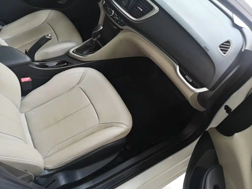 Фото 25 - Buick Excelle