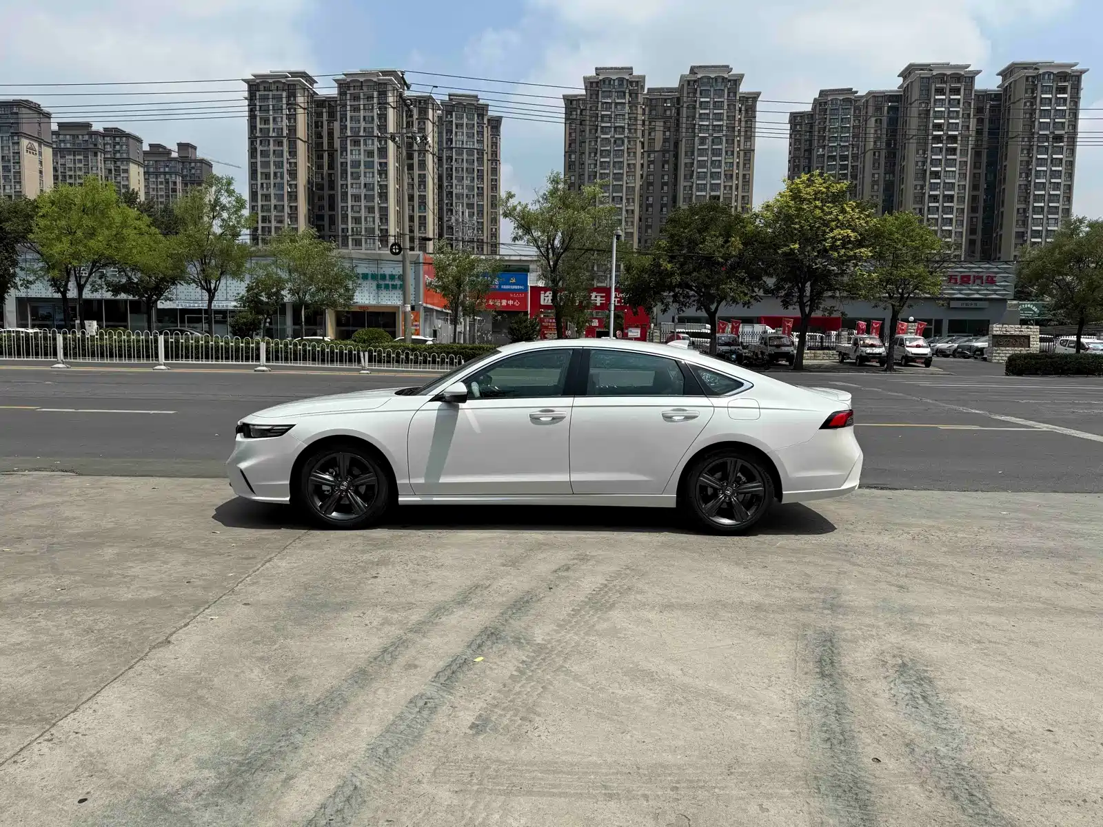 Фото 3 - Honda Inspire